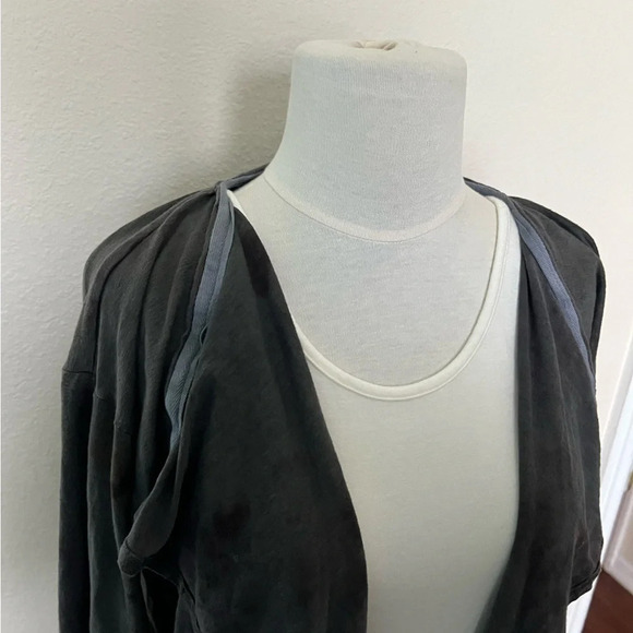 OLIVVI Open Front Cotton Top - Picture 2 of 6